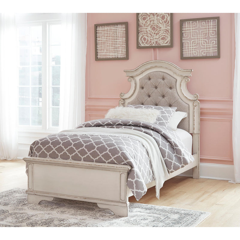 Signature Design by Ashley Realyn B743B76 6 pc Twin Upholstered Panel Bedroom Set IMAGE 2