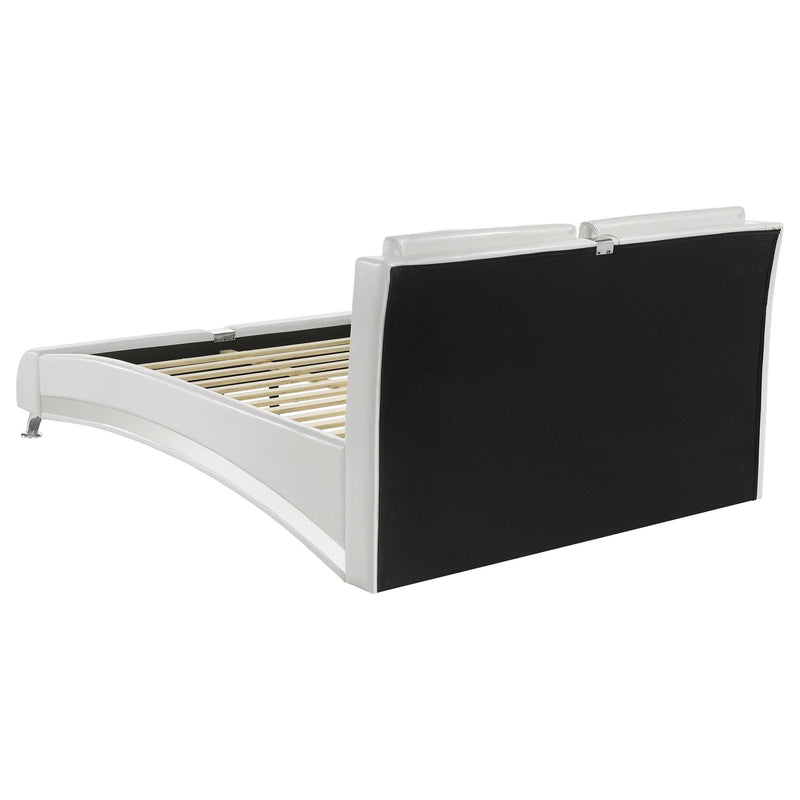 Coaster Furniture Jeremaine 300345Q Upholstered Queen Sleigh Bed - White IMAGE 4