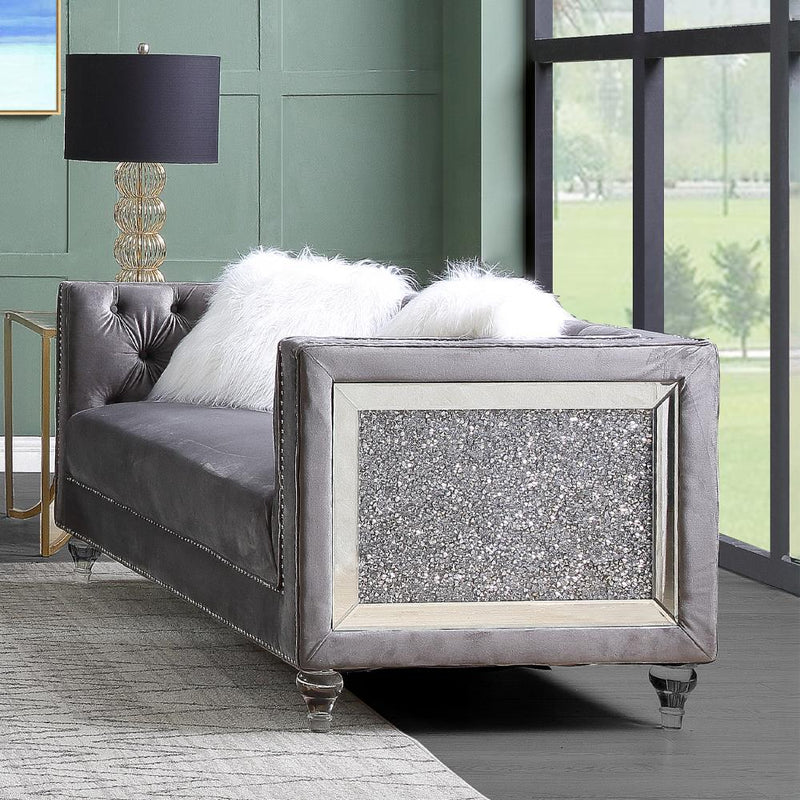 Calgary Furniture Emporium Heibero II Stationary Fabric Loveseat LV00331 IMAGE 1