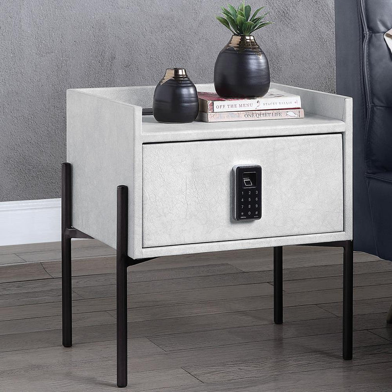 Calgary Furniture Emporium Metis 2-Drawer Nightstand BD00557 IMAGE 1