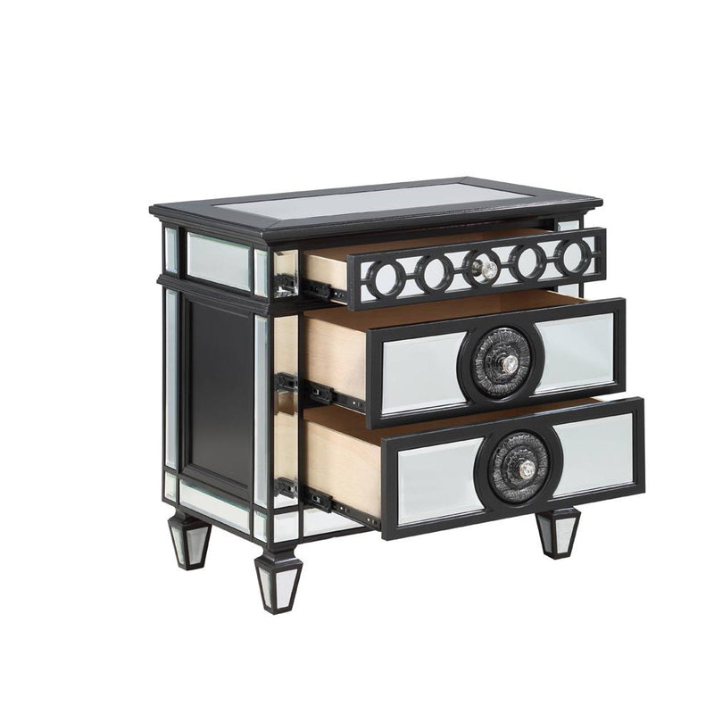 Calgary Furniture Emporium Varian II 3-Drawer Nightstand BD00585 IMAGE 4