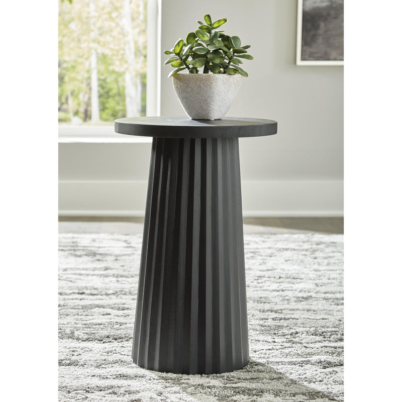  Signature Design by Ashley Ceilby A4000603 Accent Table IMAGE 2