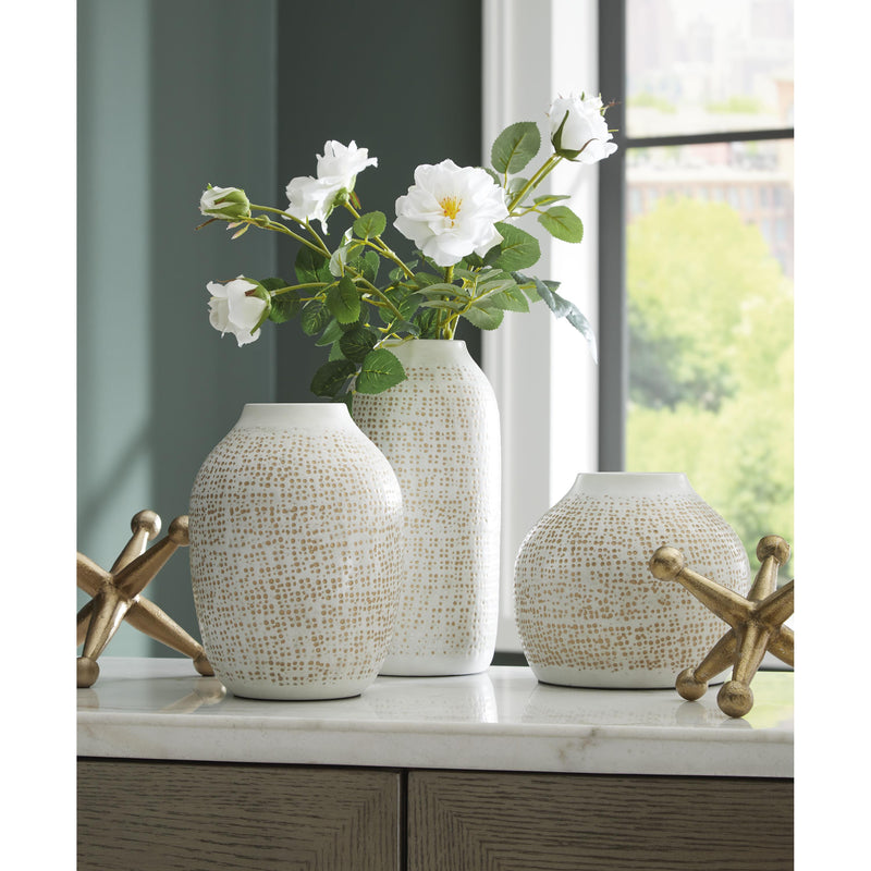 Signature Design by Ashley Vinburn A2C00213 Accessory Set IMAGE 2